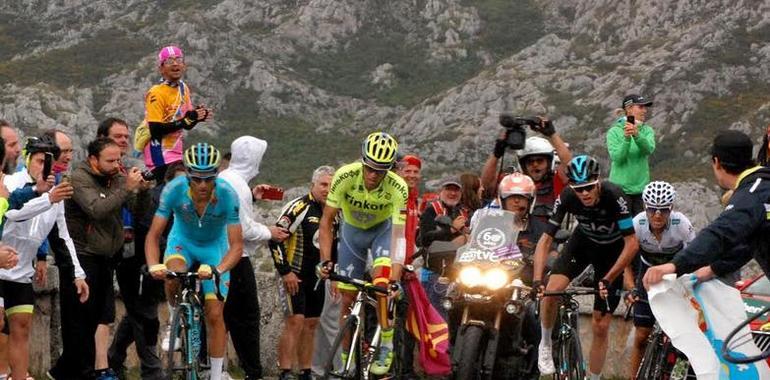 Homenaje a Scarponi del ciclismo asturiano en Riosa