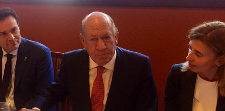Encuentro entre el consejero de Empleo y el empresario asturmexicano Antonio Suárez
