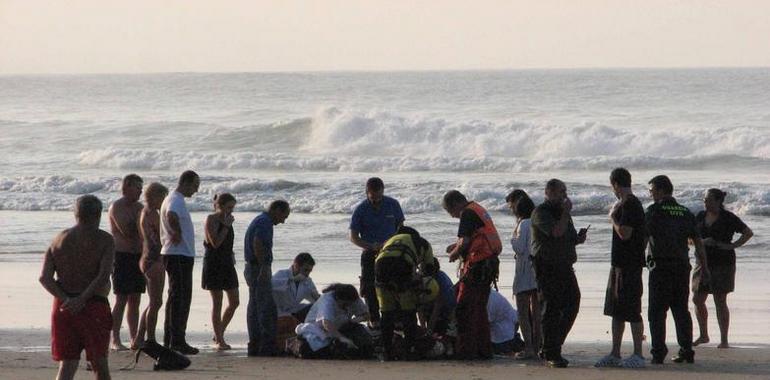 M.D.C, de 78 años, perdió la vida mientras se bañaba en la playa de Vidiago