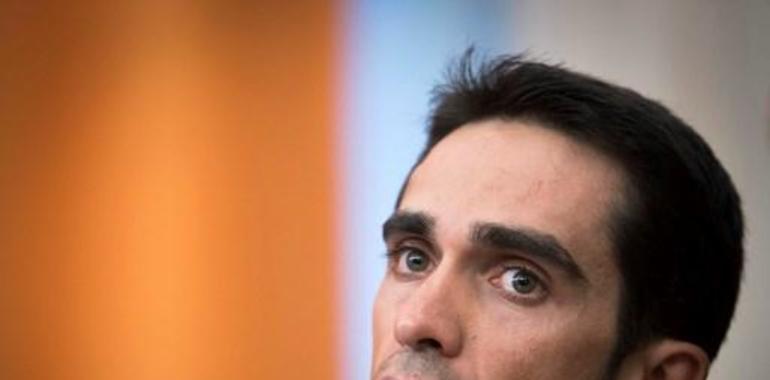Contador se despide en una Vuelta con la seguridad reforzada