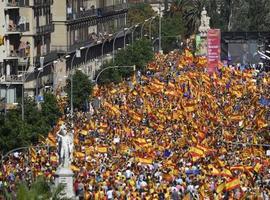 Multitudinaria manifestación en Barcelona contra la secesión
