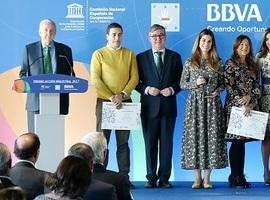 La Reina entrega los premios FAD a la Acción Magistral 