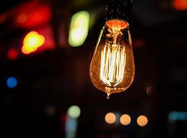 La factura de la luz del usuario medio subió un 10,8% en 2017