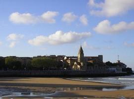 Ciudadanos quiere determinar el origen de las manchas de carbón de la playa de San Lorenzo