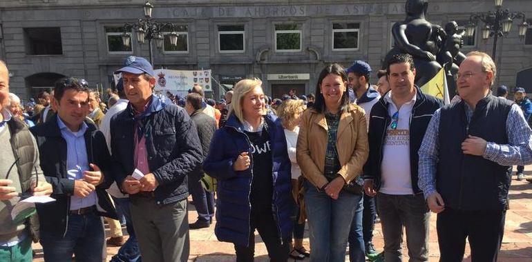 Apoyo de PP y FORO a la manifestación de cazadores en Oviedo