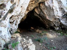 Neandertales y ‘sapiens’ 'socializaron' apenas mil años en Asturias